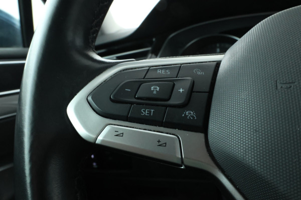 Volkswagen Passat Variant 1.6 TDI Elegance Business R Automaat, Navigatie, Apple carplay, Climate,