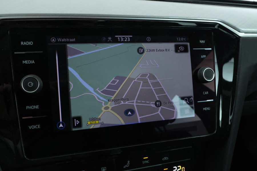 Volkswagen Passat Variant 1.6 TDI Elegance Business R Automaat, Navigatie, Apple carplay, Climate,