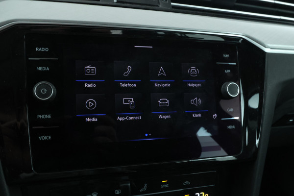 Volkswagen Passat Variant 1.6 TDI Elegance Business R Automaat, Navigatie, Apple carplay, Climate,