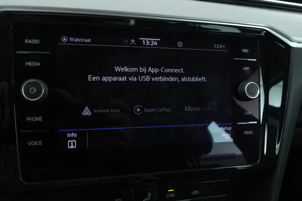 Volkswagen Passat Variant 1.6 TDI Elegance Business R Automaat, Navigatie, Apple carplay, Climate,