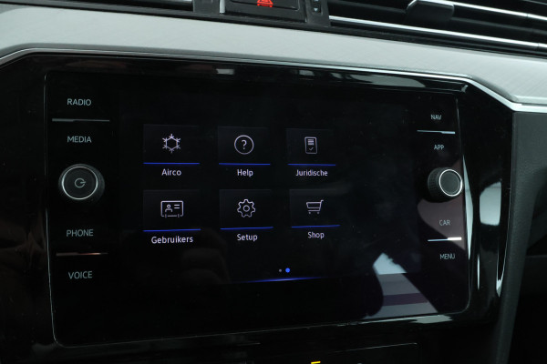 Volkswagen Passat Variant 1.6 TDI Elegance Business R Automaat, Navigatie, Apple carplay, Climate,