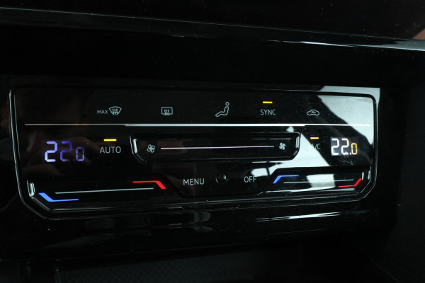 Volkswagen Passat Variant 1.6 TDI Elegance Business R Automaat, Navigatie, Apple carplay, Climate,