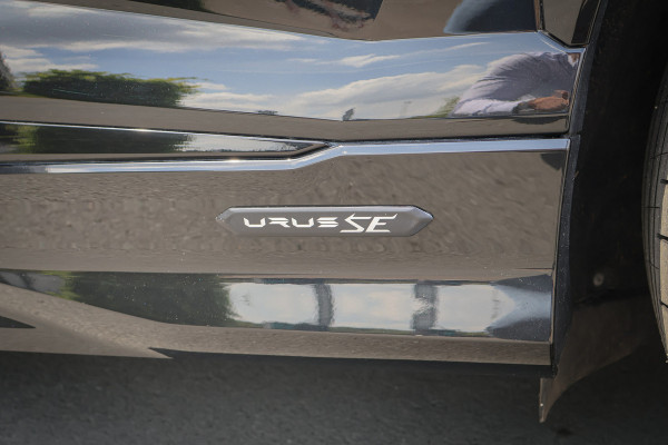 Lamborghini Urus 4.0 V8 Hybrid SE | ACC | MASSAGE | STOELVERWARMING & VERKOELING | B&O 3D | TREKHAAK | HEAD UP | 360 CAMERA |