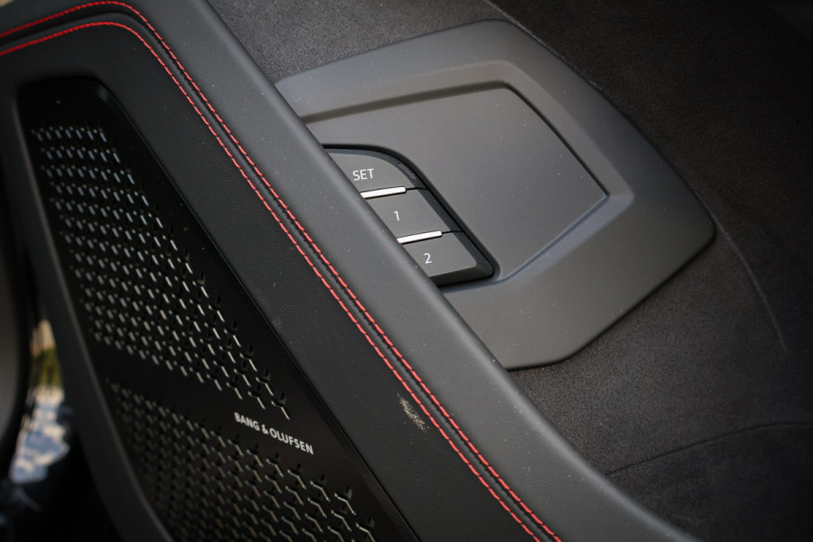 Lamborghini Urus 4.0 V8 Hybrid SE | ACC | MASSAGE | STOELVERWARMING & VERKOELING | B&O 3D | TREKHAAK | HEAD UP | 360 CAMERA |