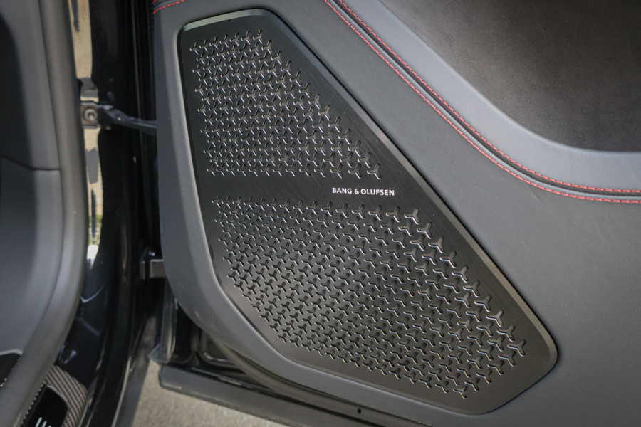 Lamborghini Urus 4.0 V8 Hybrid SE | ACC | MASSAGE | STOELVERWARMING & VERKOELING | B&O 3D | TREKHAAK | HEAD UP | 360 CAMERA |