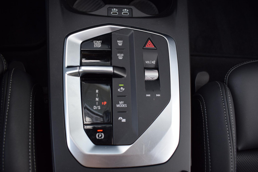 BMW 1-serie 120 | M-Sport | Sportstoelen | CarPlay | Stoelverwarming