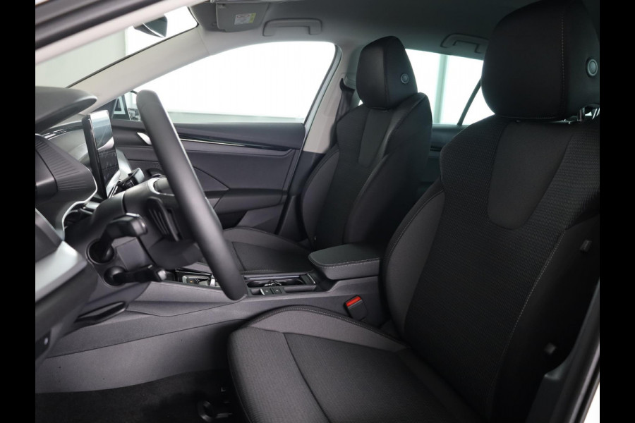 Škoda Octavia Combi Business Edition Plus m-HEV 1.5 TSI 115 pk 7 versn. DSG | Winter pakket | Lichtmetalen velgen 18 inch Lerna Antraciet
