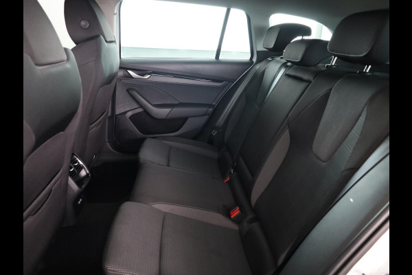 Škoda Octavia Combi Business Edition Plus m-HEV 1.5 TSI 115 pk 7 versn. DSG | Winter pakket | Lichtmetalen velgen 18 inch Lerna Antraciet