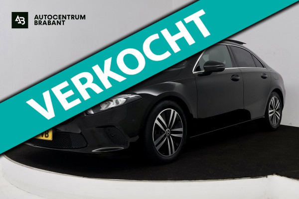 Mercedes-Benz A-Klasse 180 Business Solution Luxury (PANORAMADAK, SFEERVERLICHTING, STOELVERWARMING, CAMERA)