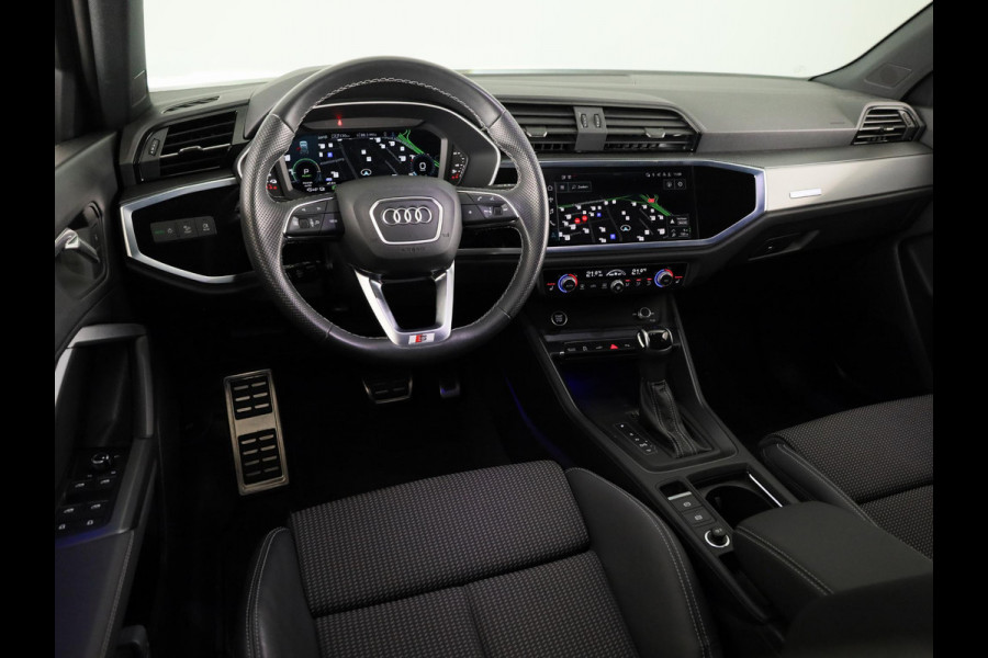 Audi Q3 45 TFSI e S edition 245pk | Navigatie | Keyless entry | Parkeercamera |  S-line interieur | Stoelverwarming | Verlengde garantie
