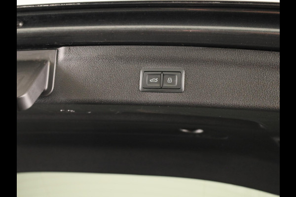 Audi Q3 45 TFSI e S edition 245pk | Navigatie | Keyless entry | Parkeercamera |  S-line interieur | Stoelverwarming | Verlengde garantie