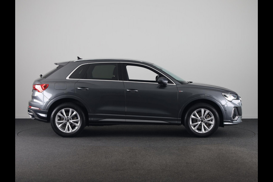 Audi Q3 45 TFSI e S edition 245pk | Navigatie | Keyless entry | Parkeercamera |  S-line interieur | Stoelverwarming | Verlengde garantie