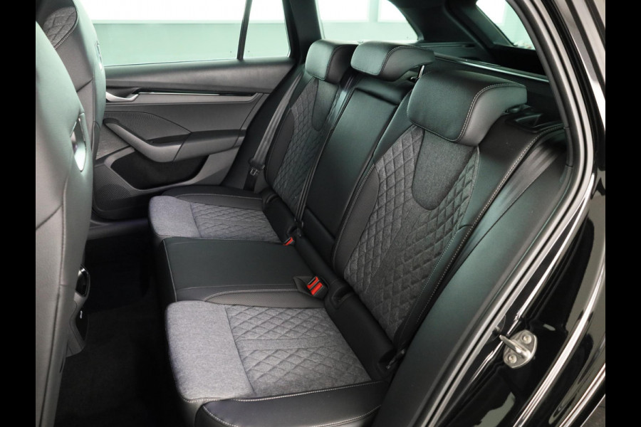 Škoda Octavia Combi Sportline Business m-HEV 1.5 TSI 150 pk DSG-7 | Navigatie pakket | Trekhaak wegklapbaar