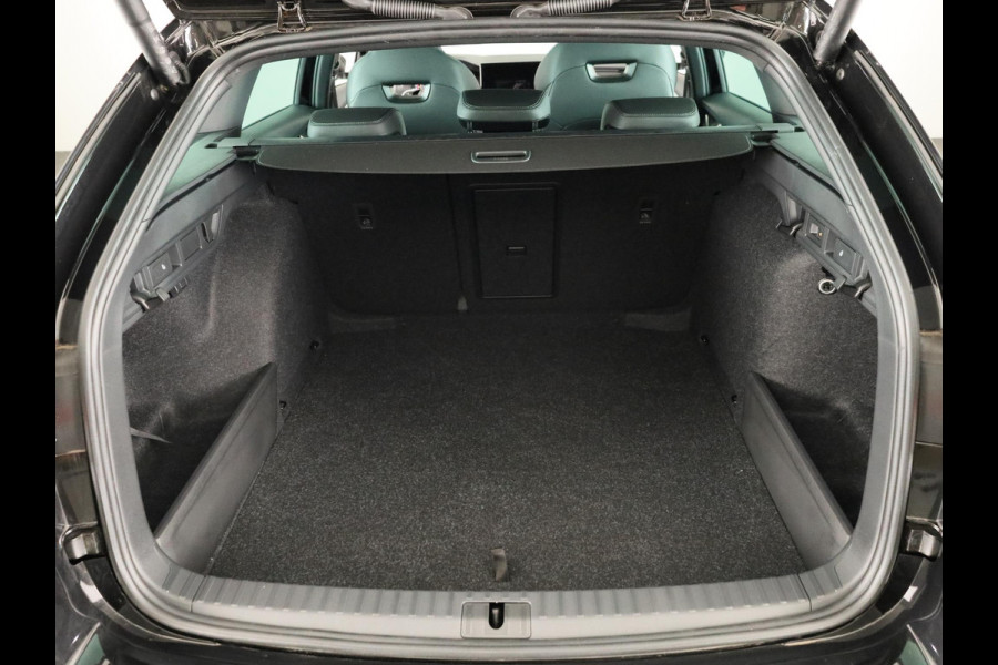 Škoda Octavia Combi Sportline Business m-HEV 1.5 TSI 150 pk DSG-7 | Navigatie pakket | Trekhaak wegklapbaar