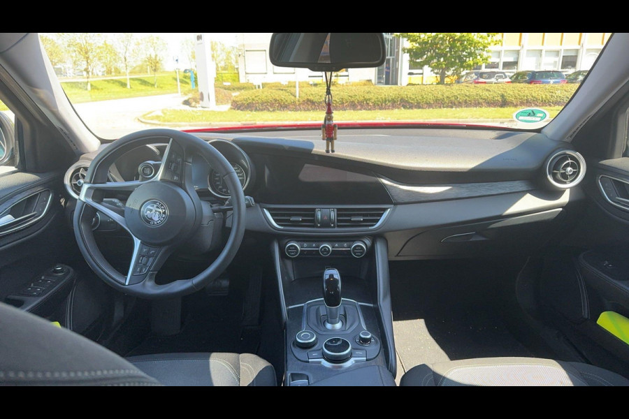 Alfa Romeo Giulia 2.0T 200pk | Trekhaak | 1.600kg Trekgewicht | Navigatie
