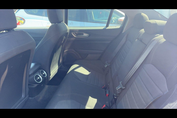 Alfa Romeo Giulia 2.0T 200pk | Trekhaak | 1.600kg Trekgewicht | Navigatie