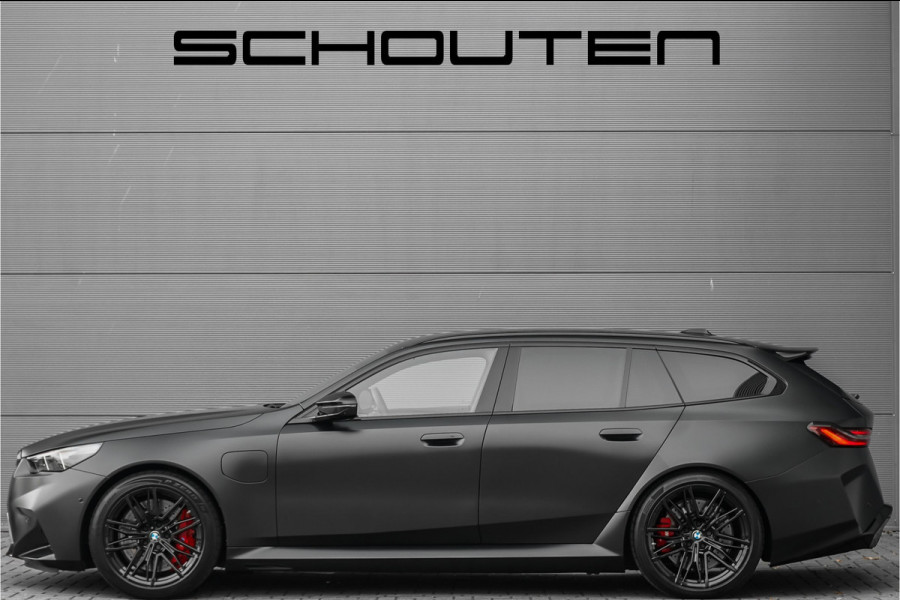 BMW 5 Serie Touring M5 CoPilot Iconic Glow B&W Frozen Black Trekhaak