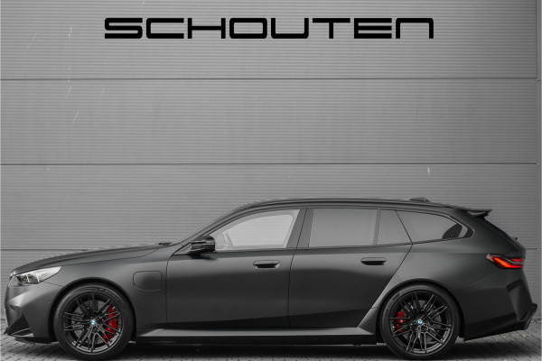 BMW 5 Serie Touring M5 CoPilot Iconic Glow B&W Frozen Black Trekhaak