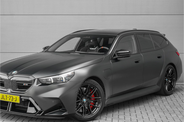 BMW 5 Serie Touring M5 CoPilot Iconic Glow B&W Frozen Black Trekhaak