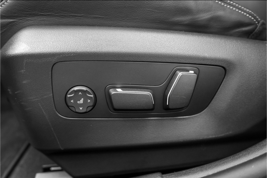 BMW 5 Serie Touring M5 CoPilot Iconic Glow B&W Frozen Black Trekhaak