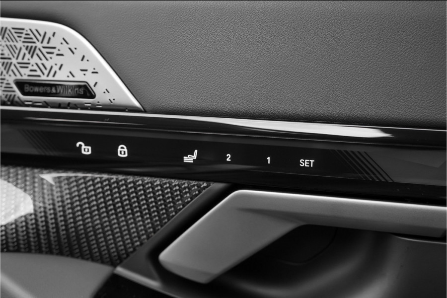 BMW 5 Serie Touring M5 CoPilot Iconic Glow B&W Frozen Black Trekhaak