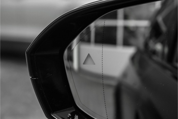 BMW 5 Serie Touring M5 CoPilot Iconic Glow B&W Frozen Black Trekhaak