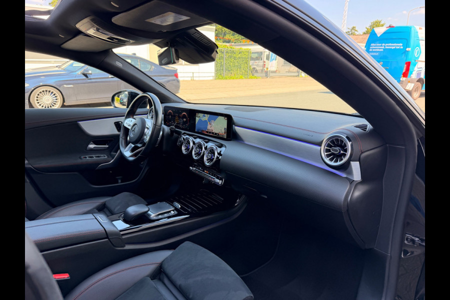 Mercedes-Benz CLA-Klasse 200 AMG|Pano|Ambient Lights|Night|Memory|Camera|Keyless|