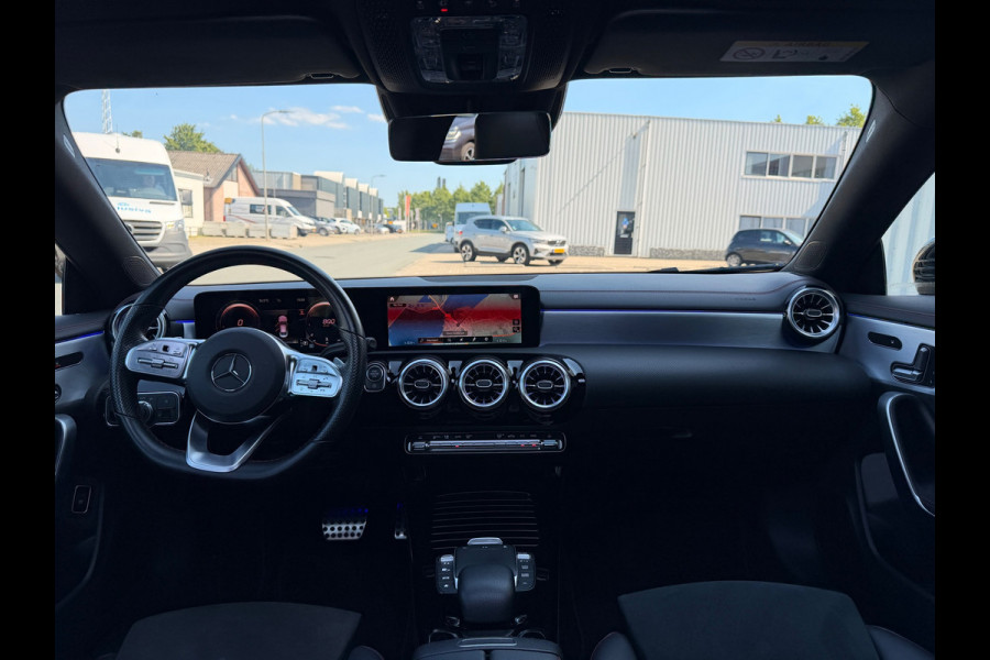 Mercedes-Benz CLA-Klasse 200 AMG|Pano|Ambient Lights|Night|Memory|Camera|Keyless|