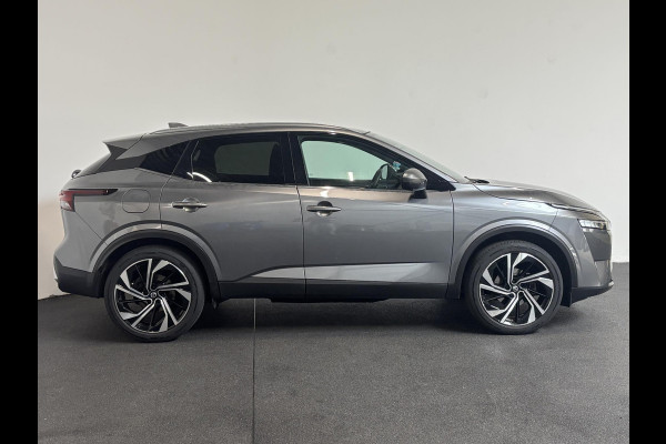 Nissan QASHQAI 1.3 MHEV DIG-T 158pk Xtronic Tekna+ Navigatie Apple Carplay/Android Auto Parkeersensoren 360 camera Adaptive cruise control Elektrisch panoramadak achterklep en bestuurderstoel Stoel-en stuurverwarming