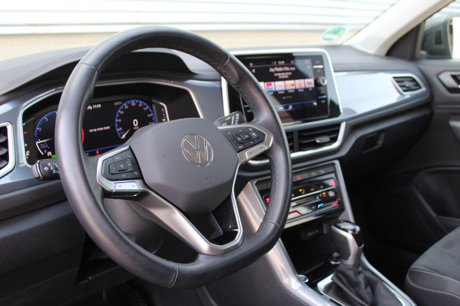 Volkswagen T-Roc 1.5 TSI 150PK Style Plus | Alcantara | IQ Light | Elektr. Achterklep | Adaptieve Cruise | Trekhaak