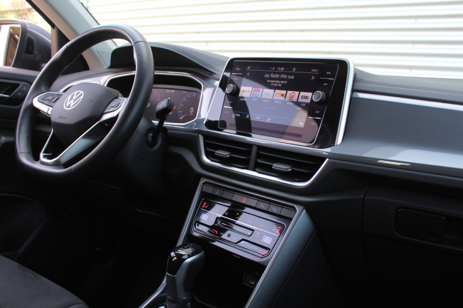 Volkswagen T-Roc 1.5 TSI 150PK Style Plus | Alcantara | IQ Light | Elektr. Achterklep | Adaptieve Cruise | Trekhaak