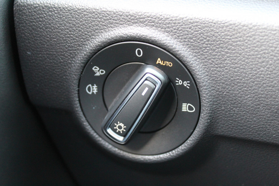 Volkswagen T-Roc 1.5 TSI 150PK Style Plus | Alcantara | IQ Light | Elektr. Achterklep | Adaptieve Cruise | Trekhaak