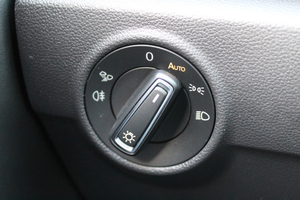 Volkswagen T-Roc 1.5 TSI 150PK Style Plus | Alcantara | IQ Light | Elektr. Achterklep | Adaptieve Cruise | Trekhaak