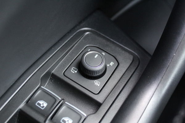 Volkswagen T-Roc 1.5 TSI 150PK Style Plus | Alcantara | IQ Light | Elektr. Achterklep | Adaptieve Cruise | Trekhaak