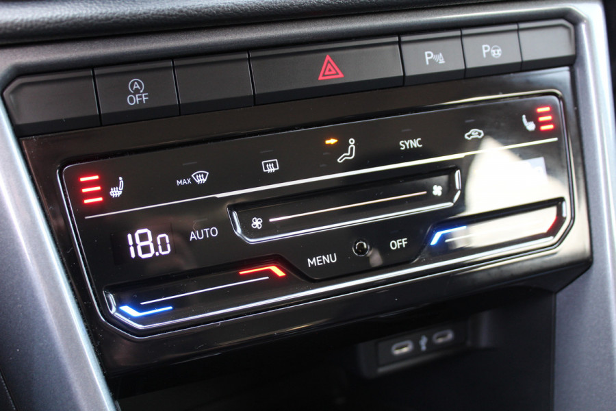 Volkswagen T-Roc 1.5 TSI 150PK Style Plus | Alcantara | IQ Light | Elektr. Achterklep | Adaptieve Cruise | Trekhaak