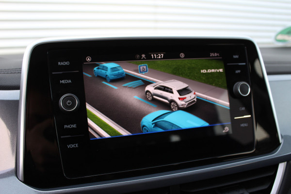 Volkswagen T-Roc 1.5 TSI 150PK Style Plus | Alcantara | IQ Light | Elektr. Achterklep | Adaptieve Cruise | Trekhaak