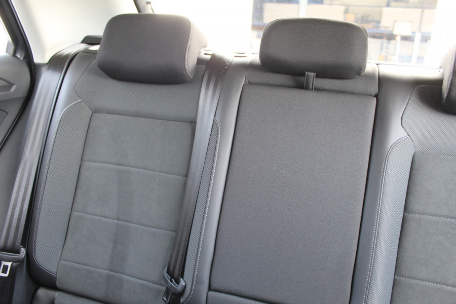 Volkswagen T-Roc 1.5 TSI 150PK Style Plus | Alcantara | IQ Light | Elektr. Achterklep | Adaptieve Cruise | Trekhaak