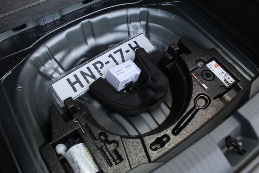 Volkswagen T-Roc 1.5 TSI 150PK Style Plus | Alcantara | IQ Light | Elektr. Achterklep | Adaptieve Cruise | Trekhaak