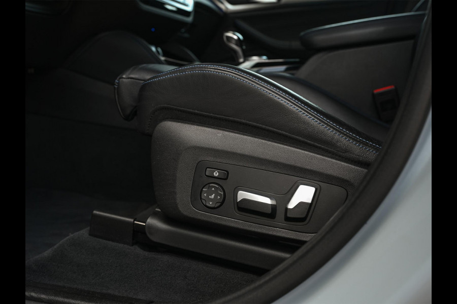 BMW X4 xDrive20i M-Sport | Performance seats | Panoramadak | Harman Kardon | Trekhaak | Leder | Ambiance interieur | NL-Auto | 1e Eigenaar |
