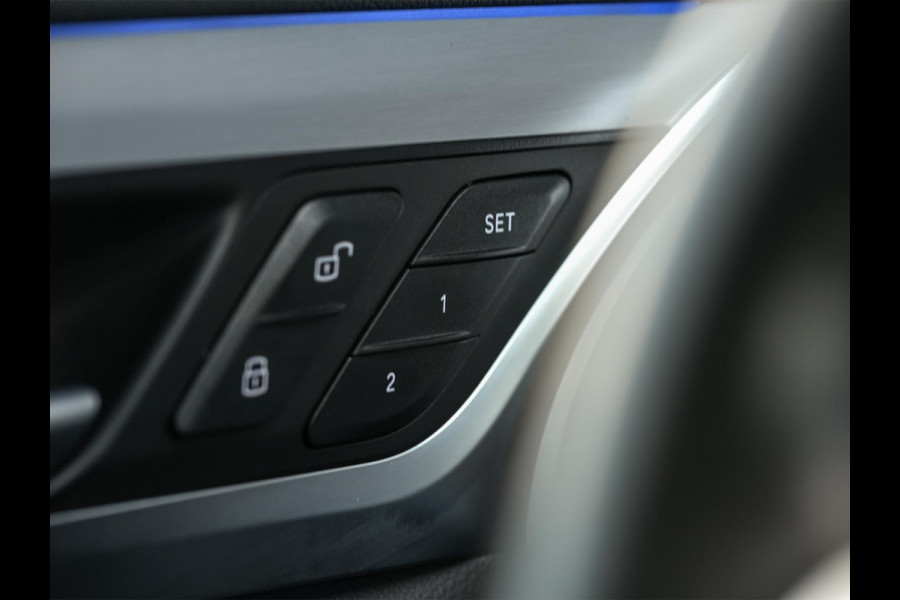 BMW X4 xDrive20i M-Sport | Performance seats | Panoramadak | Harman Kardon | Trekhaak | Leder | Ambiance interieur | NL-Auto | 1e Eigenaar |