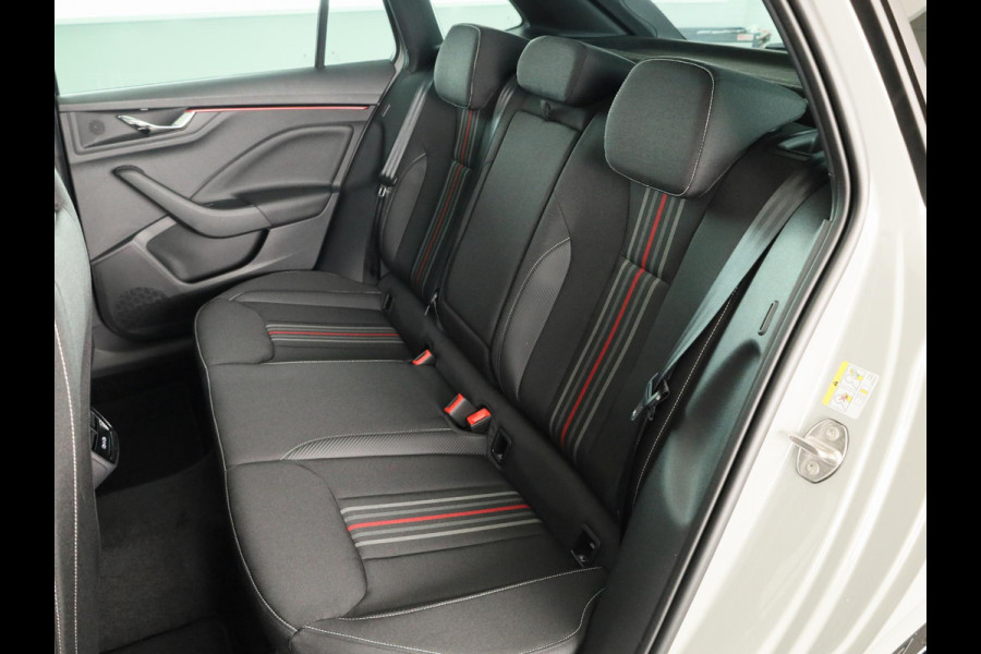 Škoda SCALA Monte Carlo 1.0 TSI 115 pk 7 versn. DSG | Travel Assist Plus| Winter Plus Pakket | Lichtmetalen Velgen 18 Inch