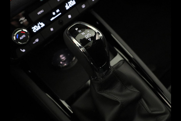 Škoda SCALA Monte Carlo 1.0 TSI 115 pk 7 versn. DSG | Travel Assist Plus| Winter Plus Pakket | Lichtmetalen Velgen 18 Inch