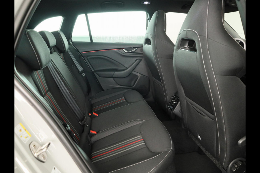 Škoda SCALA Monte Carlo 1.0 TSI 115 pk 7 versn. DSG | Travel Assist Plus| Winter Plus Pakket | Lichtmetalen Velgen 18 Inch
