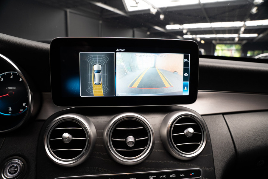 Mercedes-Benz C-Klasse Estate 180 AMG Pano Leer Camera Navi LED PTS Elekt. achterklep Elektr. trekhaak LM velgen BTW auto!