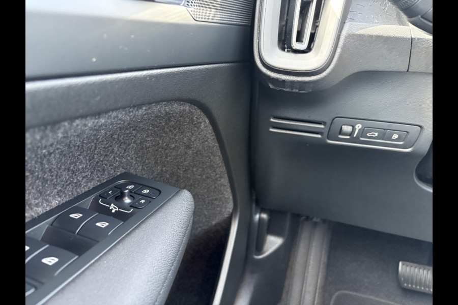 Volvo XC40 1.5 T4 Plug-in PHEV hybrid Facelift Parkeerpakket