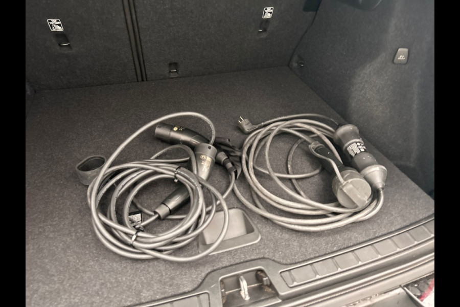 Volvo XC40 1.5 T4 Plug-in PHEV hybrid Facelift Parkeerpakket