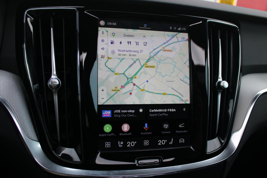 Volvo V60 2.0 T6 350PK Plug-in hybrid AWD Plus Dark | PANORAMISCH SCHUIF/KANTELDAK | PREMIUM AUDIO HARMAN/KARDON | NAVIGATIE VIA GOOGLE AUTO | APPLE CARPLAY / ANDROID AUTO | FULL-LED KOPLAMPEN | VERLICHTINGSPACK 2 | TREKHAAK MET SEMI ELEKTRISCH INKLAPBARE KOGEL 1800KG TREKGEWICHT! | 19'' 5-DOUBLE SPAAKS MATT GRAPHITE / DIAMOND CUT VELGEN | LEDEREN BEKLEDING | POWER SEATS - BESTUURDERS- EN PASSAGIERSSTOEL ELEKTRISCHVERSTELBAAR MET GEHEUGEN, ELEKTRISCH VERSTELBARE  ZITVERLENGERS /LENDESTEUN VIERVOUDIG | STOEL- EN ACHTERBANKVERWARMING | STUURVERWARMING | VOORRUITVERWARMING | PARKEE