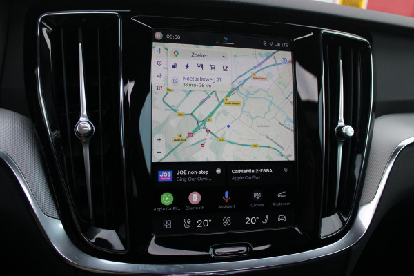 Volvo V60 2.0 T6 350PK Plug-in hybrid AWD Plus Dark | PANORAMISCH SCHUIF/KANTELDAK | PREMIUM AUDIO HARMAN/KARDON | NAVIGATIE VIA GOOGLE AUTO | APPLE CARPLAY / ANDROID AUTO | FULL-LED KOPLAMPEN | VERLICHTINGSPACK 2 | TREKHAAK MET SEMI ELEKTRISCH INKLAPBARE KOGEL 1800KG TREKGEWICHT! | 19'' 5-DOUBLE SPAAKS MATT GRAPHITE / DIAMOND CUT VELGEN | LEDEREN BEKLEDING | POWER SEATS - BESTUURDERS- EN PASSAGIERSSTOEL ELEKTRISCHVERSTELBAAR MET GEHEUGEN, ELEKTRISCH VERSTELBARE  ZITVERLENGERS /LENDESTEUN VIERVOUDIG | STOEL- EN ACHTERBANKVERWARMING | STUURVERWARMING | VOORRUITVERWARMING | PARKEE