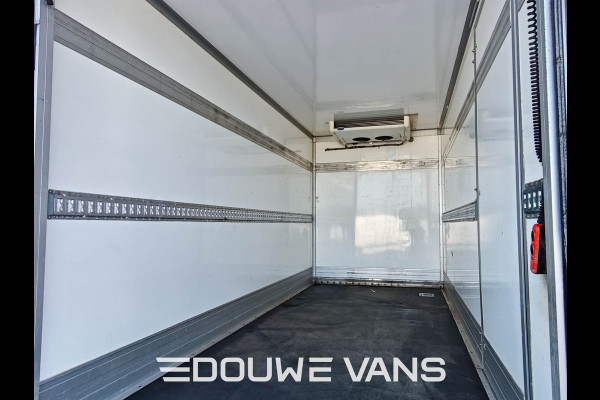 Iveco Daily 2.3 Koelwagen Airco Laadklep DAB Geveerde Stoel Koelbak Zijdeur Carrier + webasto