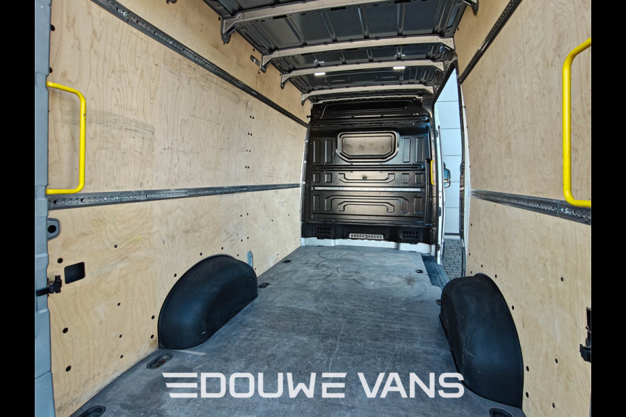 Volkswagen Crafter L2H2 Automaat Zilver Camera Stoelverw. Carplay